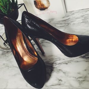 BCBG Black & rose gold pump heels